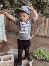 Load image into Gallery viewer, Moms be trippen