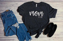 Load image into Gallery viewer, Mom